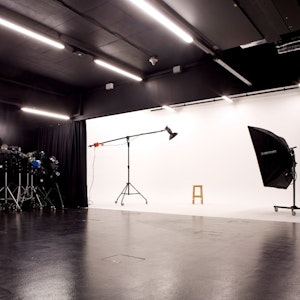 ADM VisCom Photography Studio 2