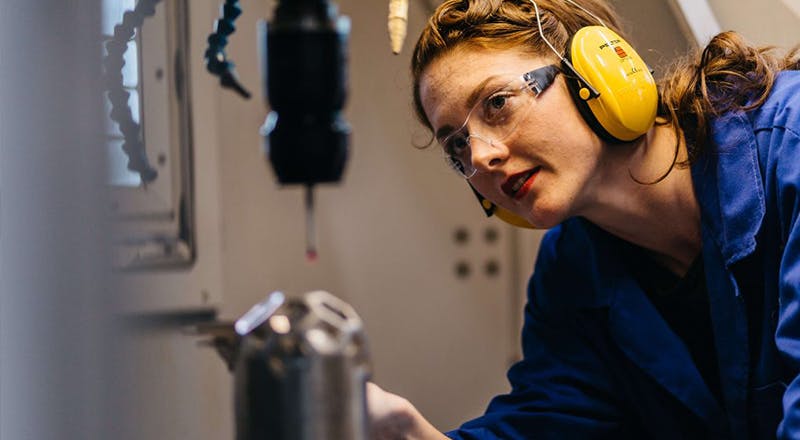 5 Important reasons why women should study engineering