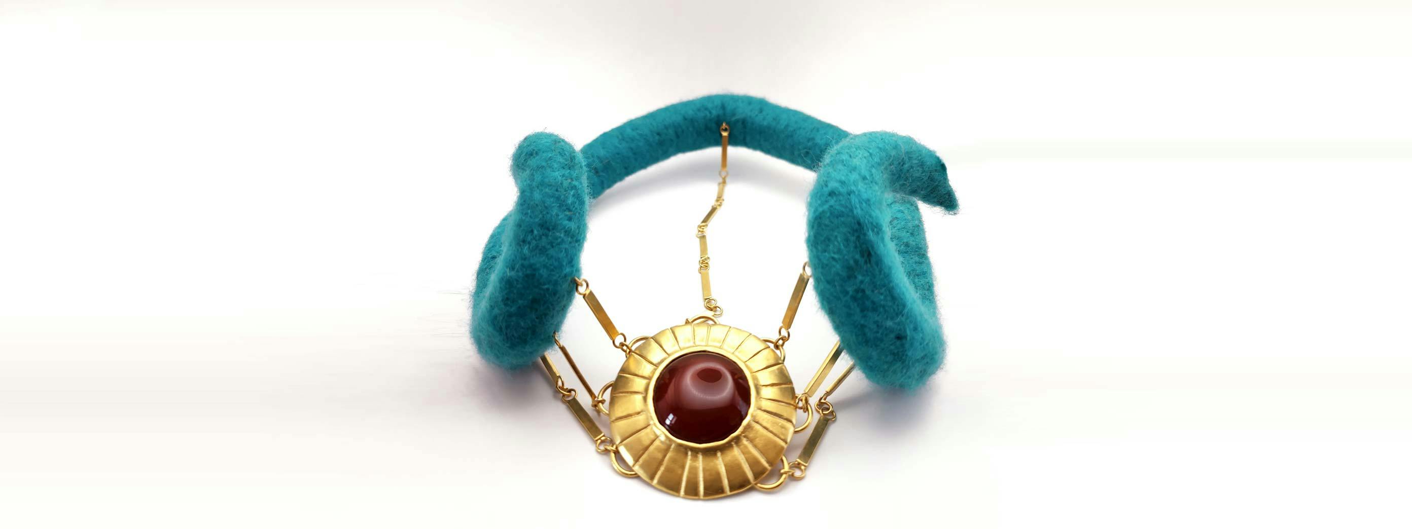 Jewellery and objects headpiece