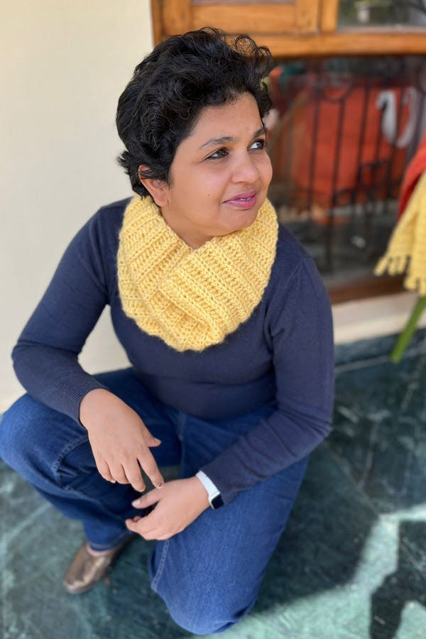 Mala Sinha wearing yellow scarf