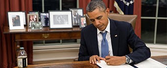 Centre for American Legal Studies Ortiz Quad Image 341x140 - Barack Obama signing a document