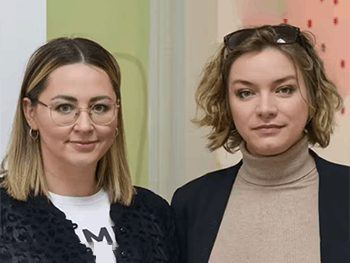 Graduates Anna Katarzyna Domejko and Karolina Korupczynska